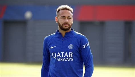 Neymar revela ter ídolo do Cruzeiro como maior referência.